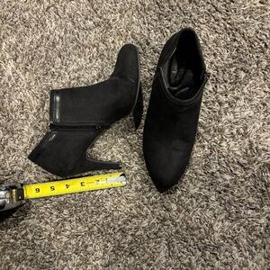 Elegant Black Dexflex Comfort Ankle Boots